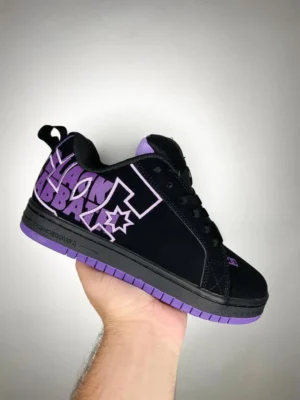 DC Court Graffik x Black Sabbath negros/logo gris/letras moradas