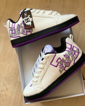 DC Shoes Court Graffik Black Sabbath blancos/morados