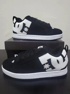 DC Court Graffik negros con blanco