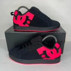 DC Court Graffik negros logo rosa