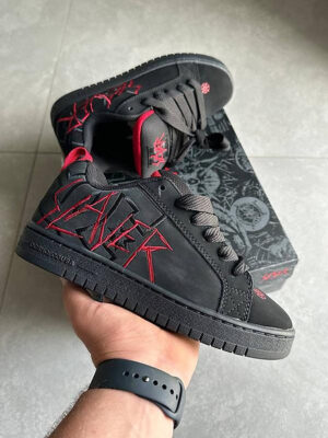 DC Court Graffik negros slayer rojos